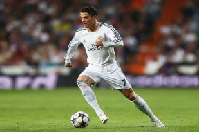 milan.com-字母哥神迹未完待续，巴塞罗那挑战极限，体育世界双重狂飙